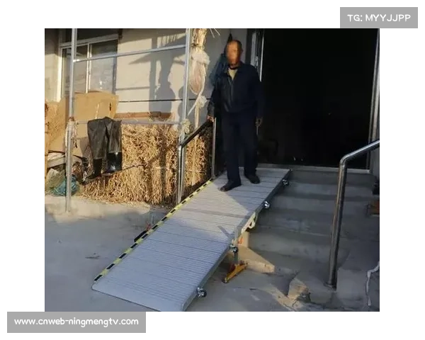 残疾选手参与公开组比赛，无障碍入水装置获好评